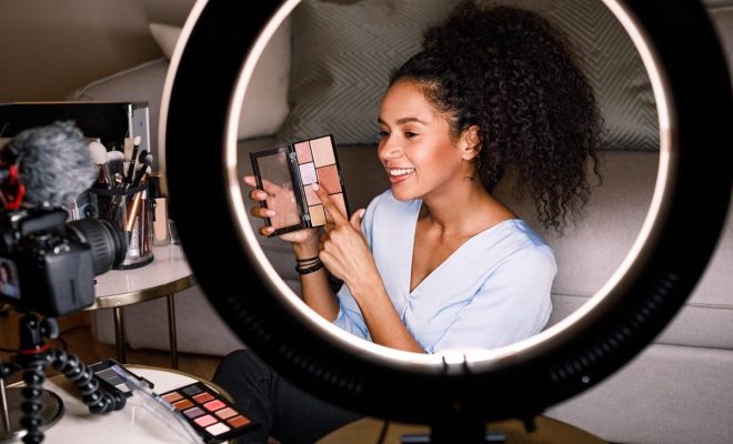 Know the benefits of Cosmetic Sampling in Marketing