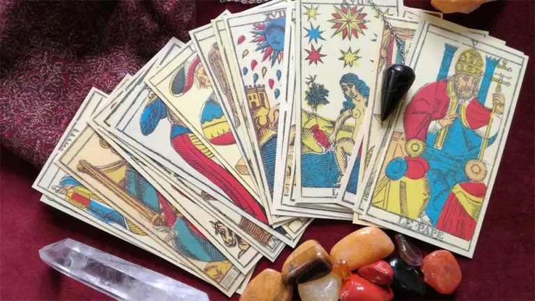 How to interpret your online Career Tarot reading?